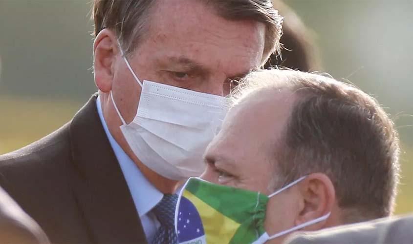 Estadão diz, em editorial, que Bolsonaro é um presidente ignorante que atua contra a saúde dos brasileiros