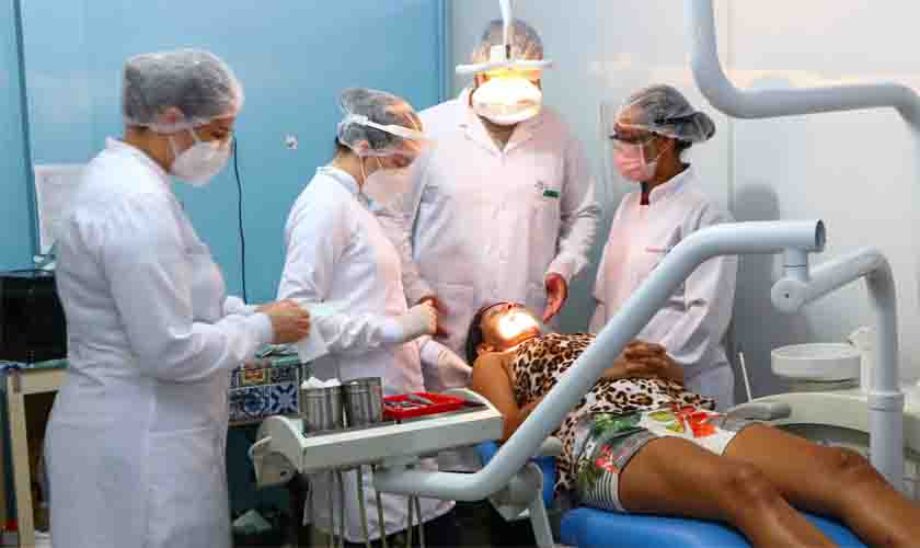 Gestantes são atendidas em mutirão de pré-natal odontológico