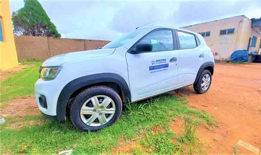 Secretaria de Agricultura recebe veículo para dar apoio as atividades junto aos produtores rurais