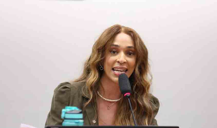 Comissão de Direitos Humanos aprova projeto que assegura em lei o direito à união homoafetiva