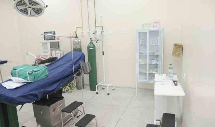Governo entrega equipamentos e reativa centro cirúrgico de hospital