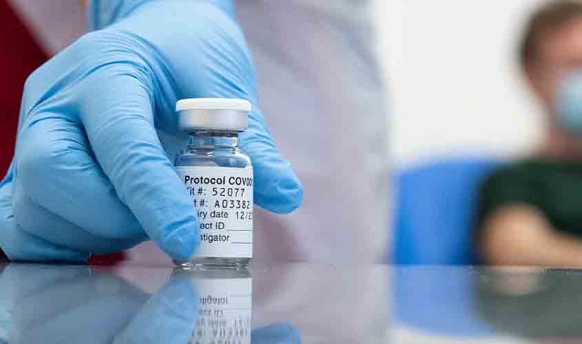 Projeto torna crime omissão à vacinação e propagação de notícia falsa sobre vacina  