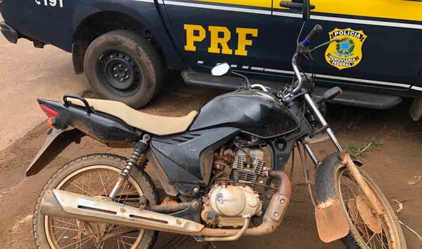 Em Porto Velho/RO, PRF recupera motocicleta roubada