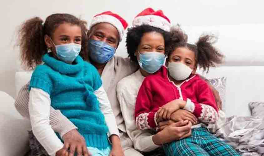 Festas de fim de ano exigem cuidado redobrado na pandemia, orienta Fiocruz