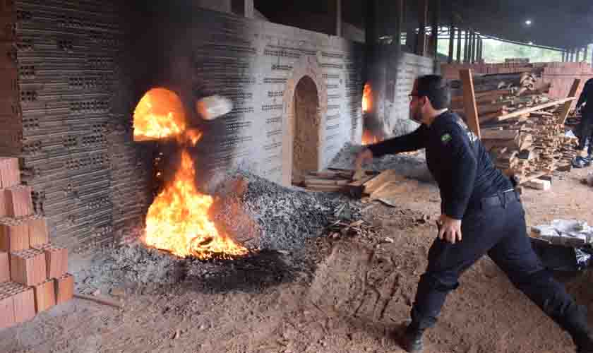 Polícia Federal incinera mais de uma tonelada de drogas