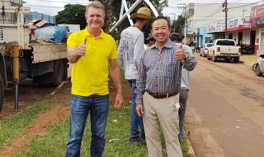 Instalação de LED na avenida Paraná avança: obra é custeada com emenda do deputado Luizinho Goebel
