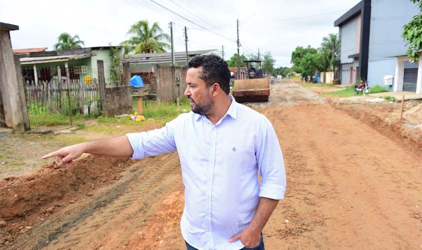 Prefeitura avança na preparação de vias para a pavimentação
