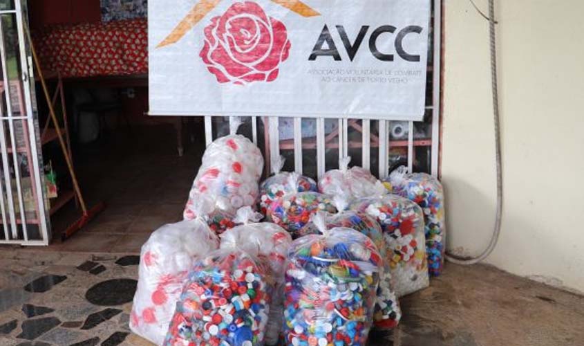 Sejus entrega tampinhas recolhidas em gincana da Polícia Penal à Associação Voluntária de Combate ao Câncer de Porto Velho