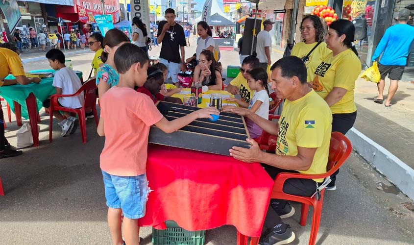 Ações educativas em centro comercial de Porto Velho