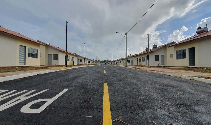 Prefeitura, Caixa e construtora realizam atendimentos no residencial Maria Moura