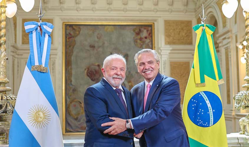 Brasil e Argentina estudam criar moeda única para trocas comerciais