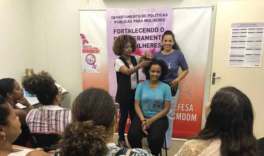 Prefeitura encerra comemorações do Dia da Sufragista homenageando mulheres de cabelos afros
