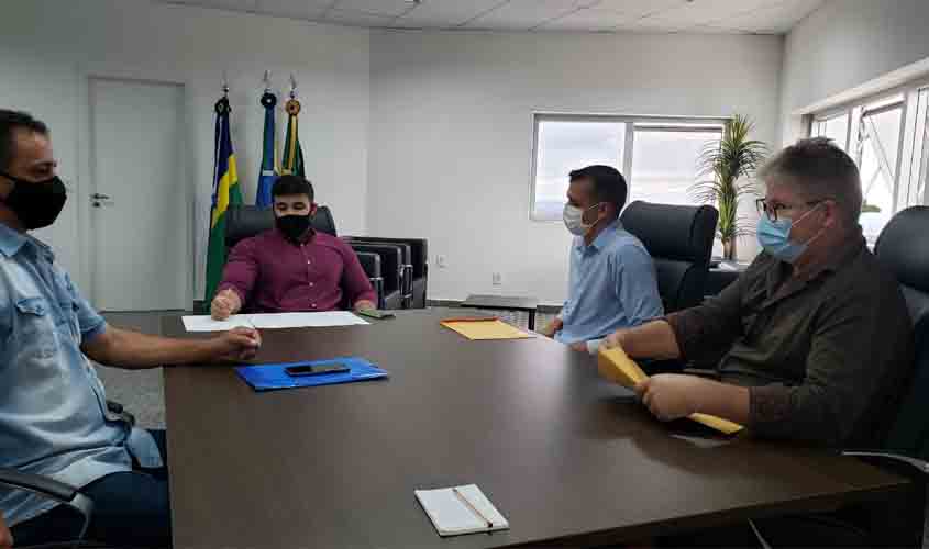 Vereadores de Novo Horizonte apresentam pedidos na presidência da Assembleia Legislativa