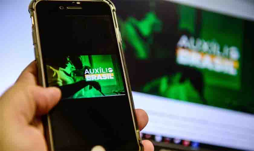 Caixa paga Auxílio Brasil a beneficiários com NIS final 8