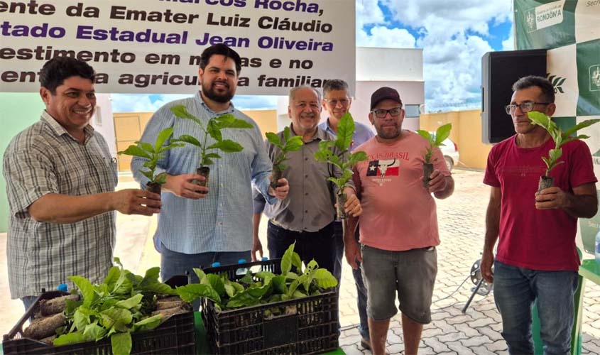 Jean Oliveira entrega 147 mil mudas de café em Rolim de Moura
