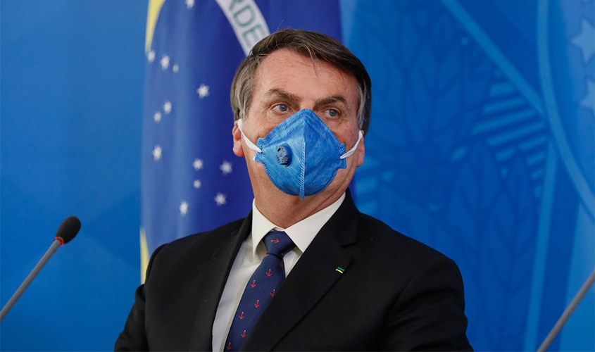 Bolsonaro e ministros fazem coletiva sobre ações contra covid-19