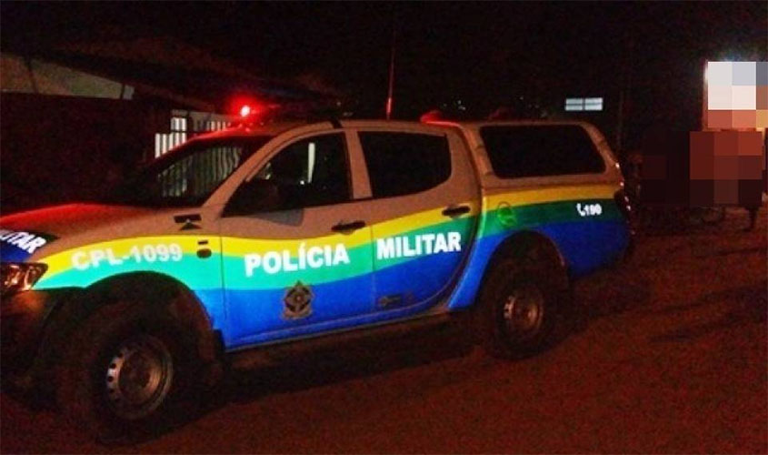 Baleado na cabeça após ter sua casa invadida por assaltante, homem de 29 anos é levado para hospital