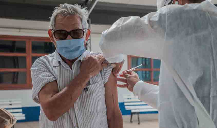 Idosos com mais de 75 anos falam da expectativa e gratidão pela vacina contra a Covid-19