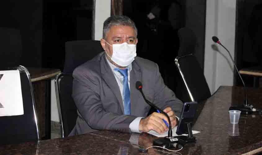 Emenda do vereador Fogaça prioriza imunização de taxistas e mototaxistas