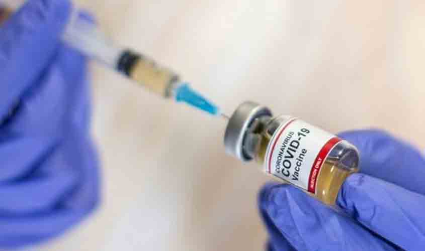 Governo verifica 50 mil inconsistências nas vacinações, como doses aplicadas em falecidos