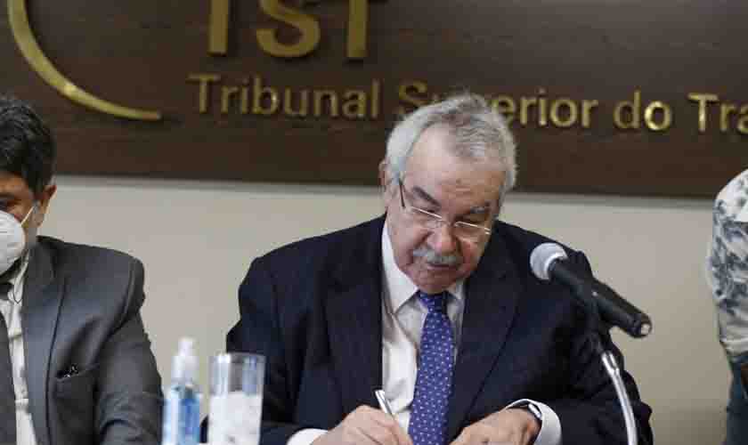 TST adota tradução em Libras em todas as sessões de julgamento