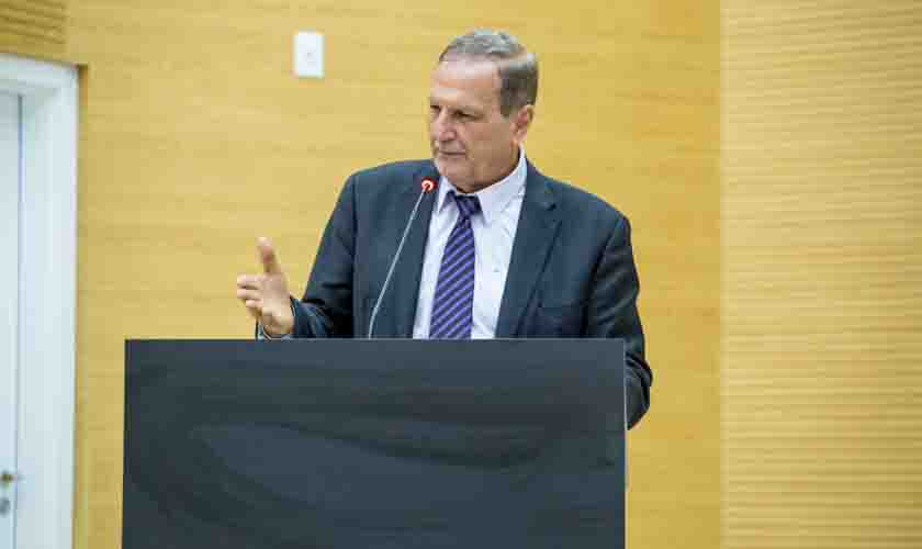 Deputado Adelino Follador disse na tribuna da ALE que não concorda com reajustes do IPVA