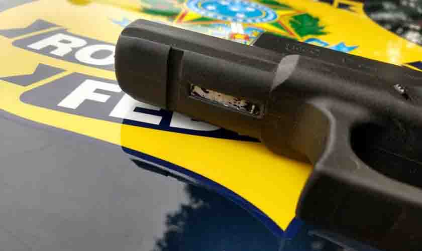 Em Vilhena/RO, PRF apreende pistola Glock