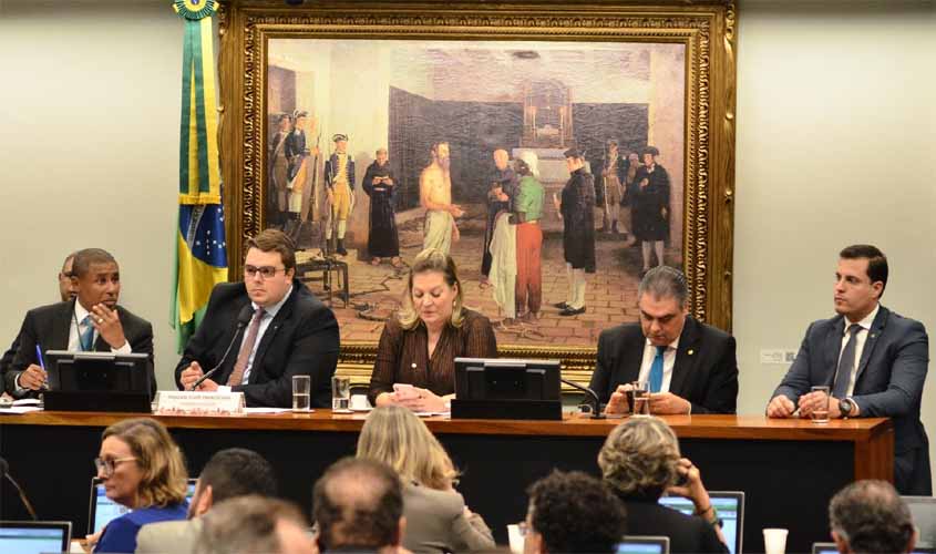 CCJ da Câmara deve votar hoje relatório da reforma da Previdência