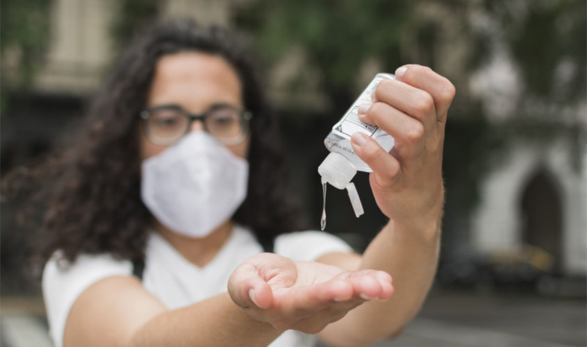 Saiba como guardar o álcool gel para que ele não perca suas propriedades