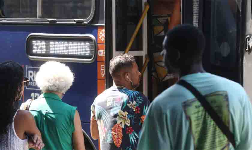 Covid-19: Brasil registra 30,3 milhões de casos e 662,6 mil mortes