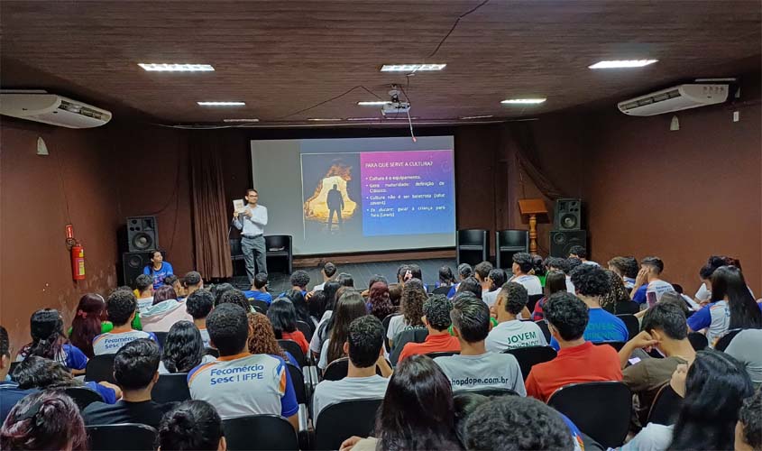 Senac/RO estimula à leitura com campanha de doação de livros e palestras