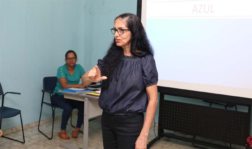 Prefeitura celebra 22 anos de reconhecimento da Língua Brasileira de Sinais