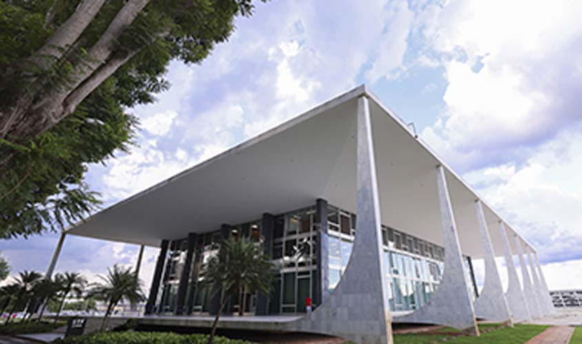 STF vai decidir sobre pensão previdenciária para filha solteira transexual