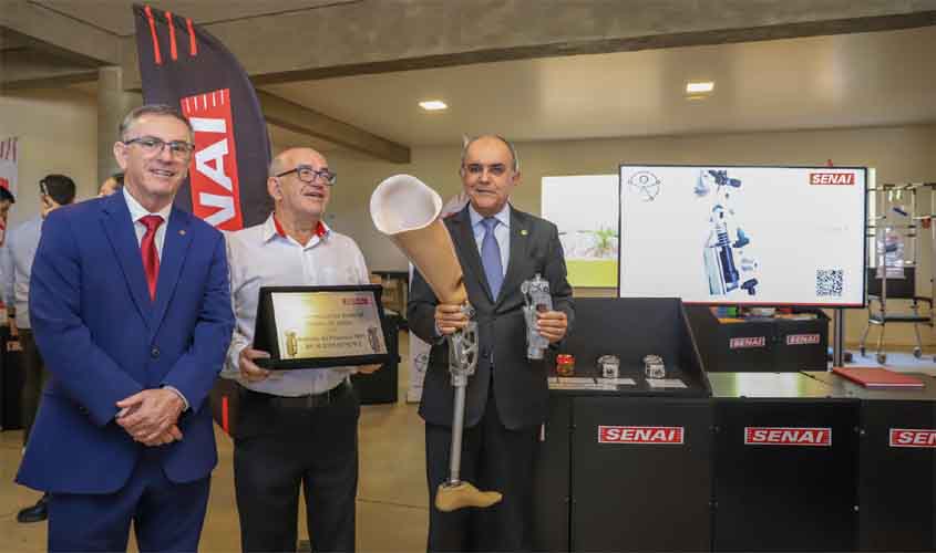 Valor de condenação é usado para desenvolver prótese de joelho de baixo custo