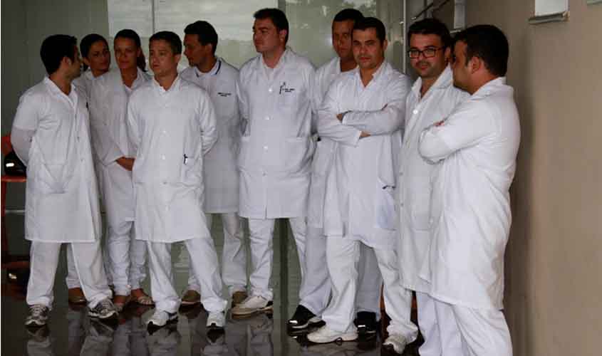 Governo de RO autoriza convênios com instituições de ensino para estágio de Medicina na rede estadual de saúde