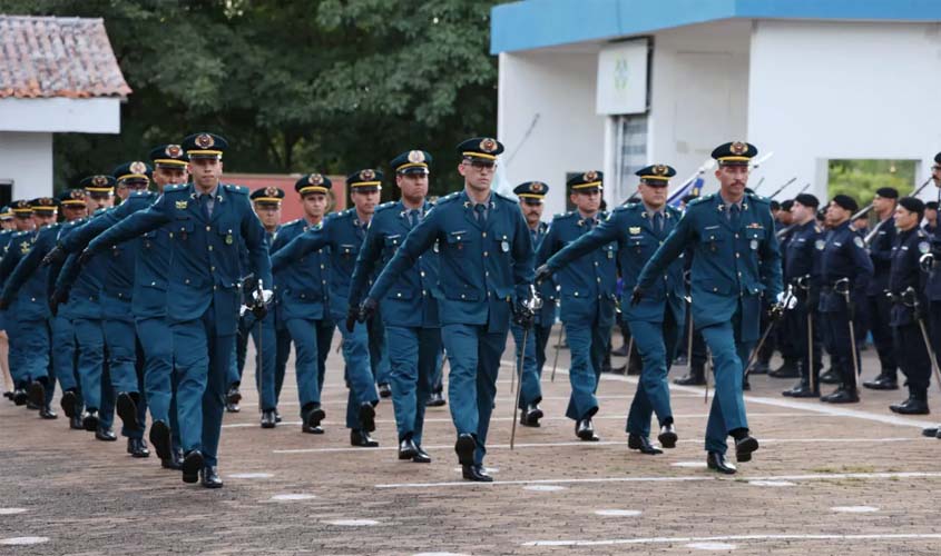 Governo de RO promove militares e entrega medalhas por Tiradentes