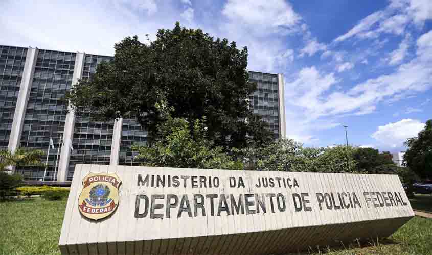Cerca de 320 mil participam de concurso público para a Polícia Federal