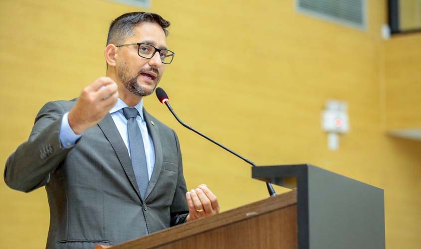 Deputado Anderson cobra informações quanto a limpeza e manutenção de iluminação pública no CEDEL em Porto Velho