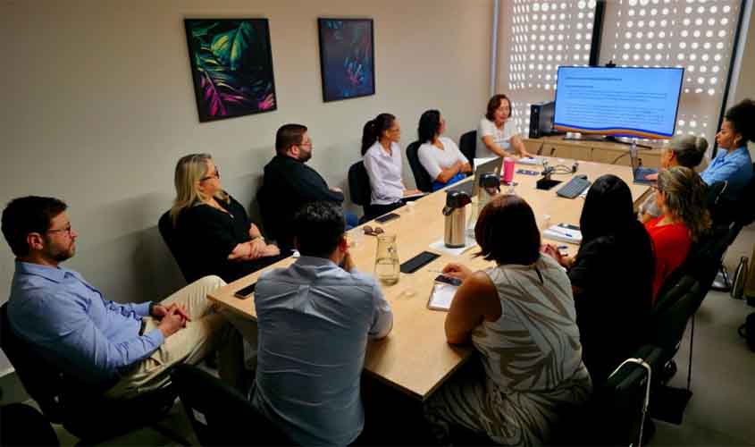 Encontro de Comitê Gestor avalia teste de fluência leitora e programa 'Avalia' da rede municipal de ensino da capital
