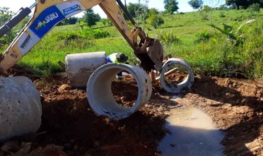 Prefeitura realiza manutenção de bueiros em três trechos da Linha 619