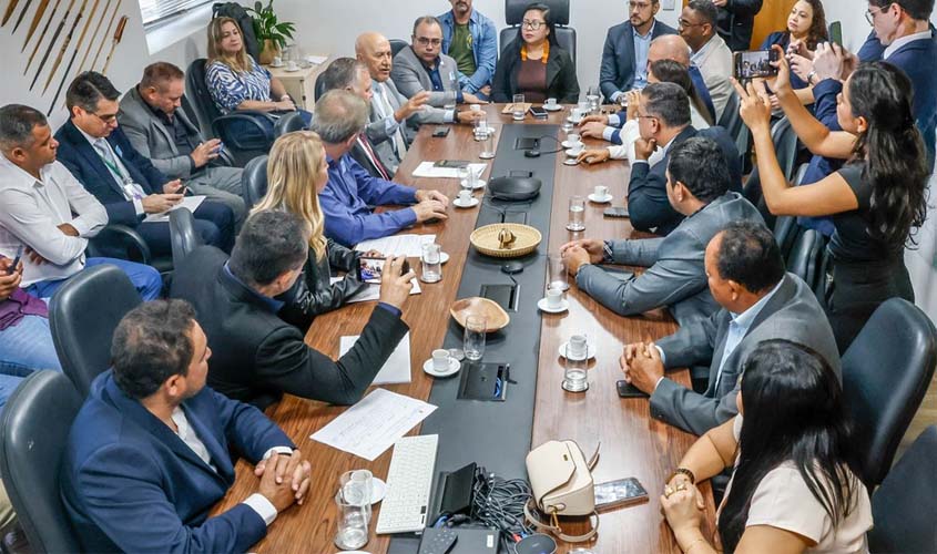 Funai e Incra discutem glebas federais em Rondônia