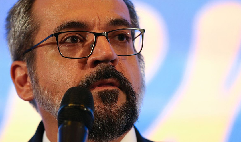 Decreto retifica data de exoneração de Abraham Weintraub