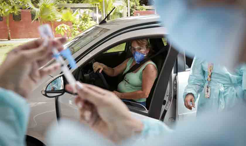 É preciso tomar a segunda dose da vacina? Especialistas respondem