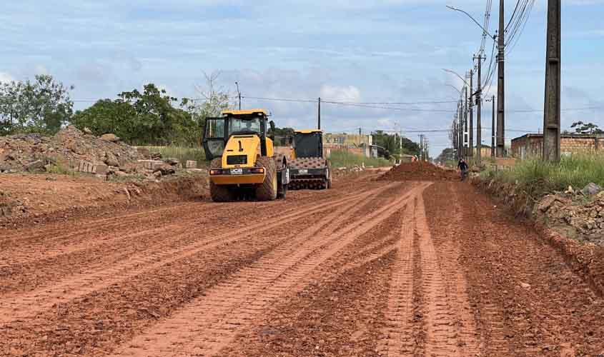Obra de reconstrução completa segue na avenida Calama