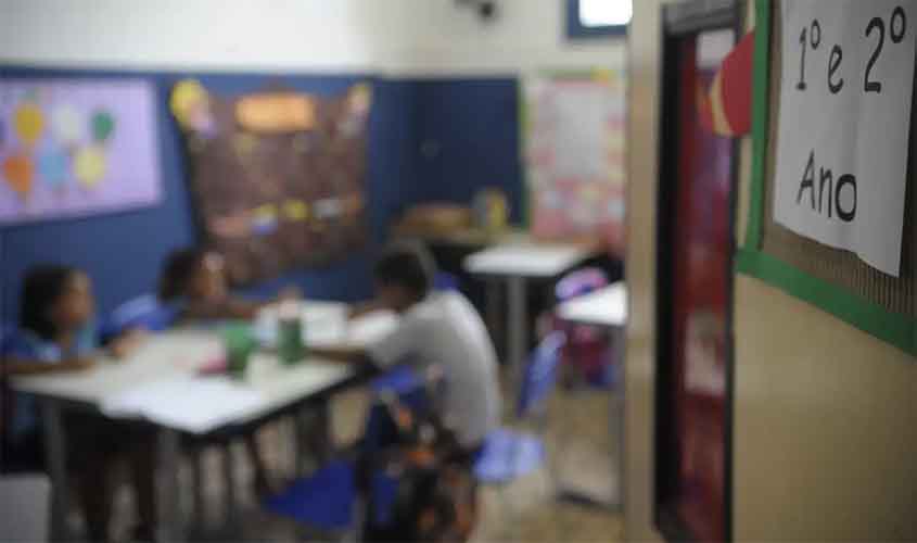 Lula assina decreto que cria Prêmio Nacional da Educação