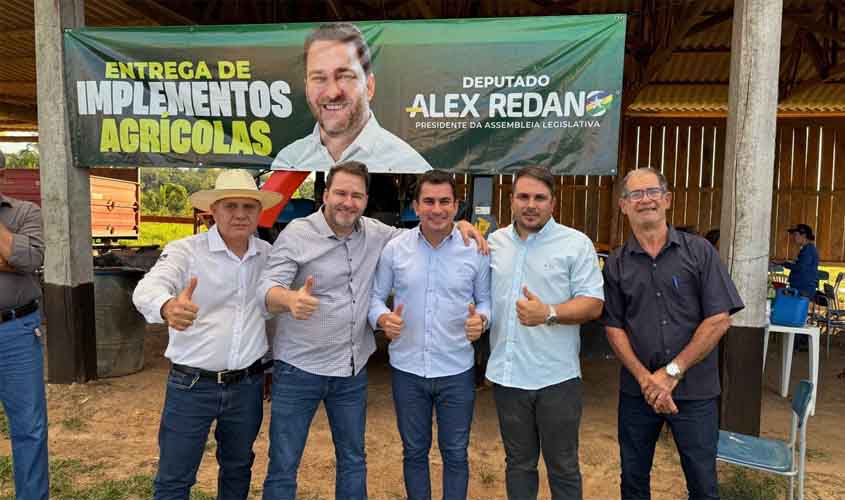 Deputado Alex Redano entrega implementos agrícolas para a Associação Canachoeira em Ariquemes