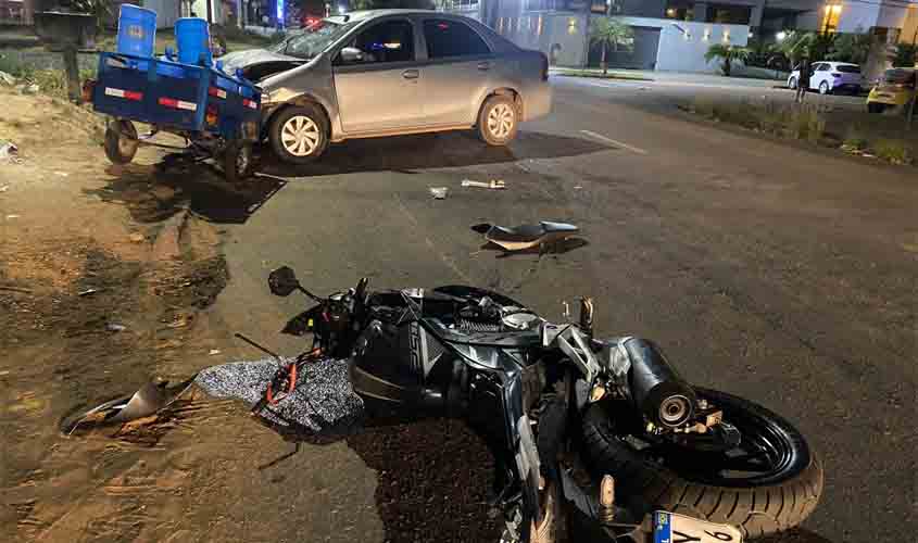 Motociclista fica em estado grave após batida de frente com carro no Embratel