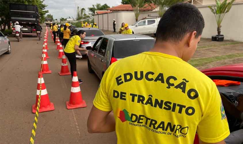 Ações educativas direcionadas a condutores de carros e motos são intensificadas em julho