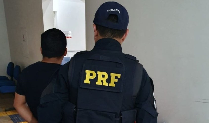 Estrangeiro acusado de contrabando é preso pela PRF