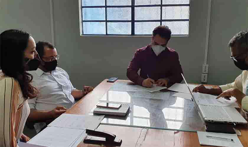 Censo Demográfico: termo de cessão de posto de coleta em Jaci Paraná é assinado